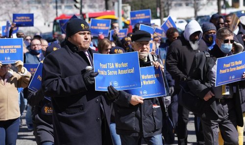 Stand with TSA Workers!